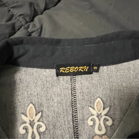 Super cool patterned tunic - Picture 3 of 3